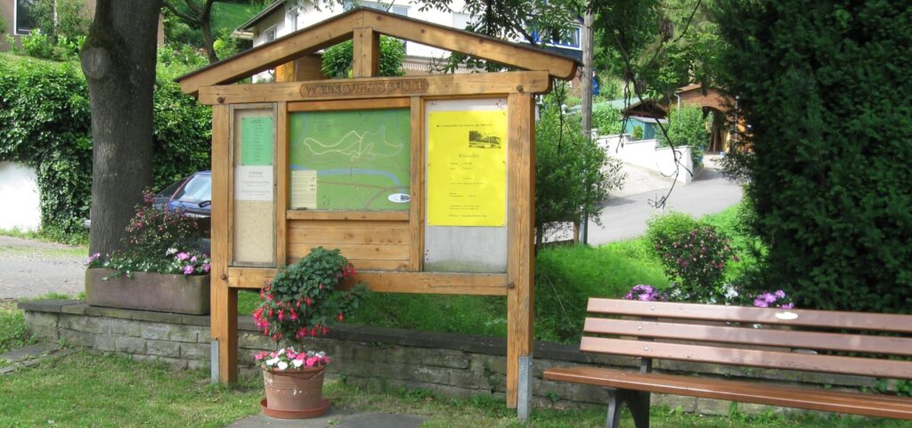 Unsere Dorftafel am Dorfplatz "Im Hofgarten"